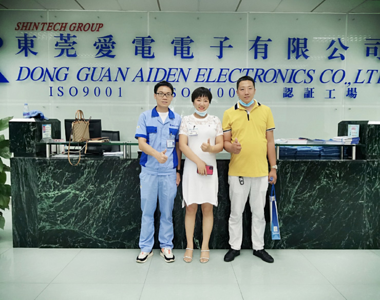 button battery holder